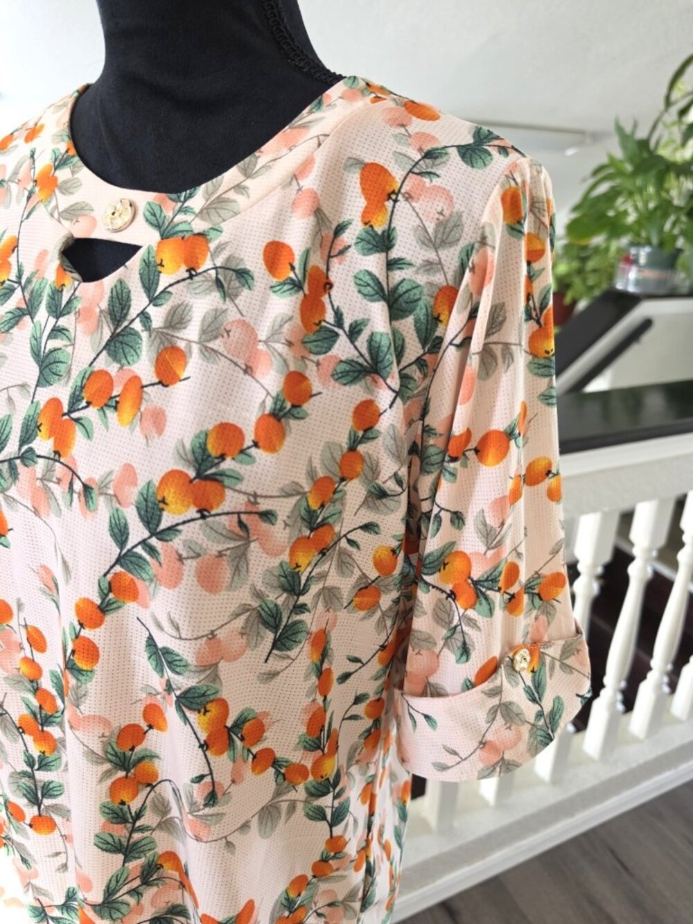 LuLaRoe Women's Size L Tropical Floral Knit Blouse Beige Orange Short Sleeve - Picture 8 of 9
